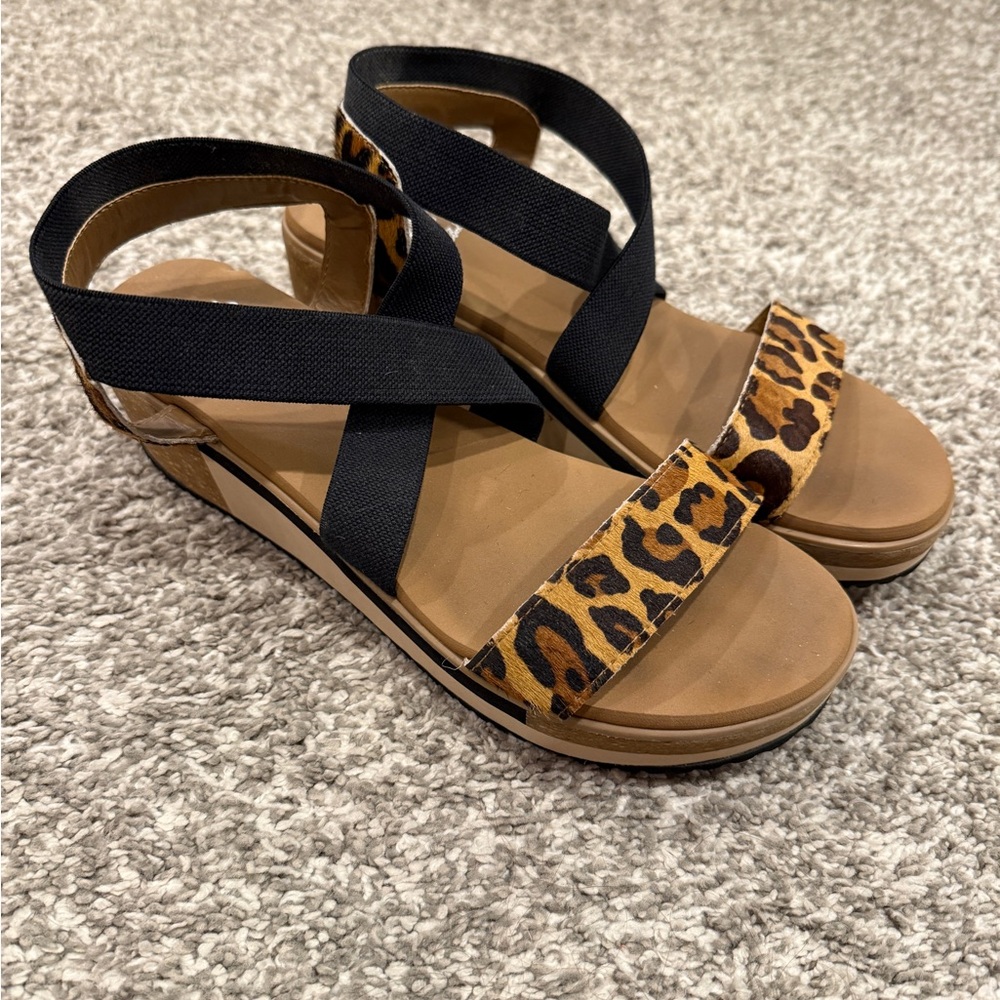 Leopard Print Sandals with Black Straps-Yellowbox